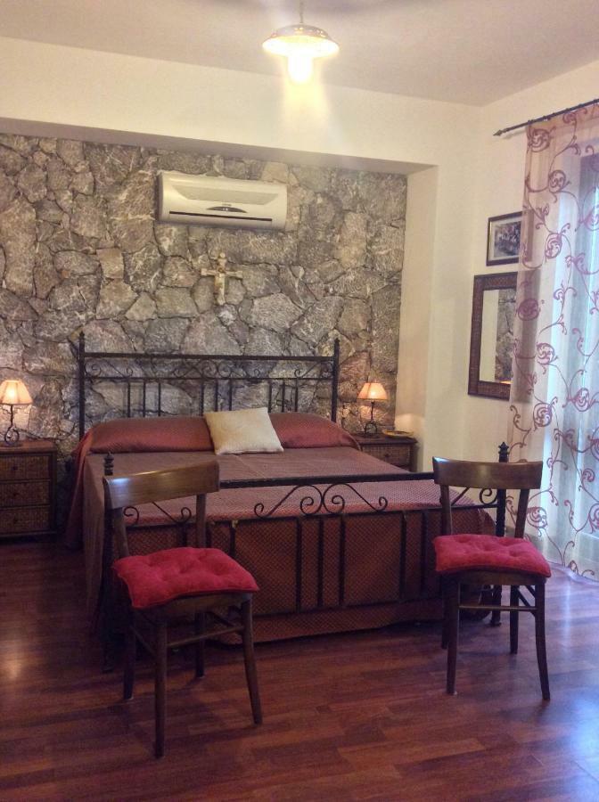 B&B Domus Candida Calatabiano Exterior photo